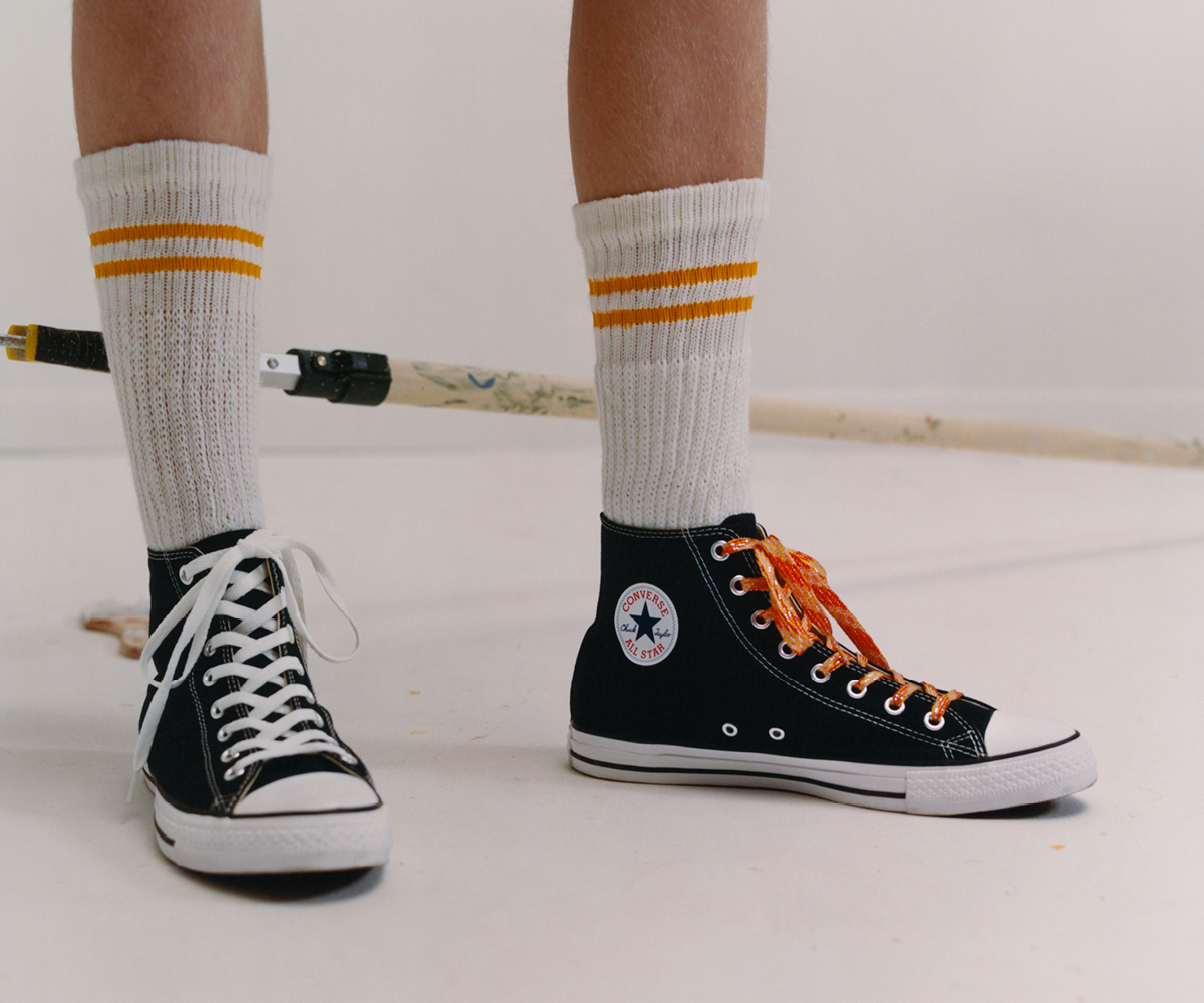 tie high top converse around ankle